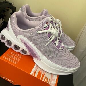Nike Air Max DN  Womens Sneakers Shoes Size 6Y